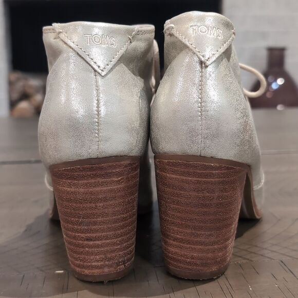 Toms Lunata Lace Up Bootie in Metallic Gold Sz 6.5 - Picture 5 of 9
